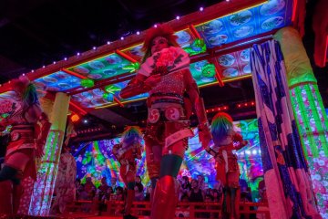 <p>Performers on a float</p>
