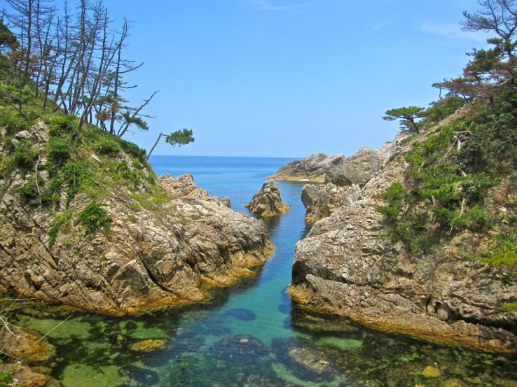 A small stream meets the Sea of Japan at this point