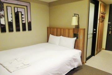 <p>The beds at Itoya Hotel are quite comfortable with soft pillows</p>
