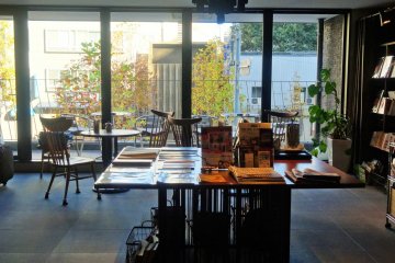 <p>Guests are welcome to hang out and relax in the second-floor lounge</p>
