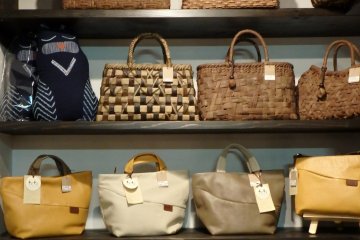 <p>Beautiful handmade bags and purses.</p>
