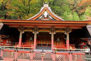 <p>The main altar from the main prayer hall</p>
