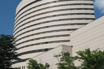 L'extérieur du ANA Crowne Plaza à Niigata