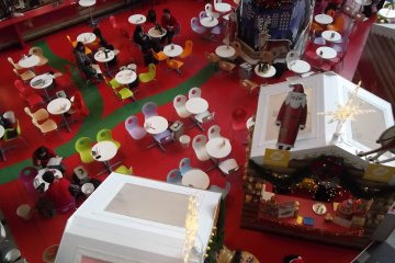 <p>There was a Christmas theme when I visited</p>
