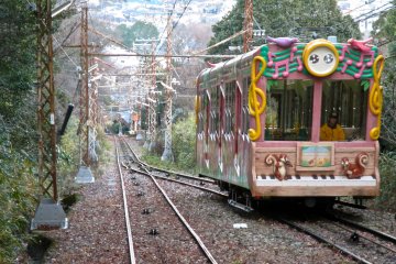 <p>Passing the second cable car on the way down</p>
