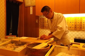 <p>Isesushi&nbsp;Sushi Restaurant</p>
