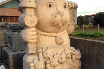 <p>Patung kucing pembawa keberuntungan</p>
