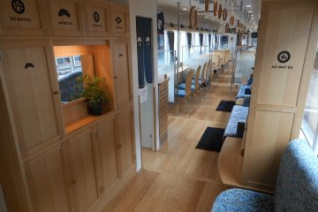 Relax with luxury dining in polished wood carriages, taking you on three different routes every Friday, Saturday, Sunday as well as on public holidays. 