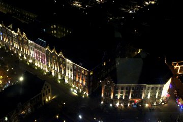 <p>Hotel Amsterdam dilihat dari dek observasi</p>
