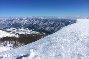 <p>A view of the Japanese Alps.</p>
