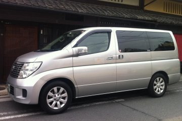 Luxury Limosine Van for Six Passengers