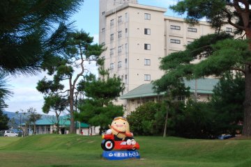 <p>There are so many of me in Yuttari Park, and we are all very photogenic</p>
