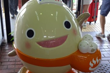 <p>Here I am, right by the station welcoming guests to Wakura Onsen</p>

