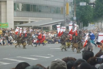 Fighting breaks out between samurai forces