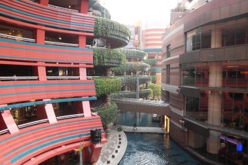 Exploring Canal City Hakata