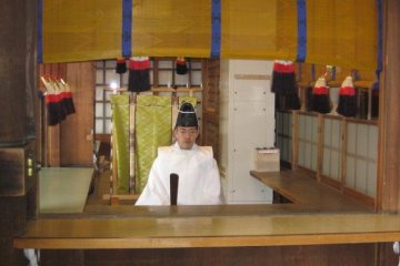 Shinto priest