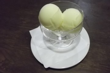 makanan penutup yang besar
