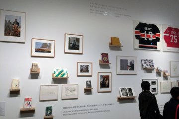<p>A collection of books and other personal items of Gehry's.</p>
