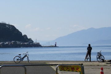 Go cycling around Ine Bay