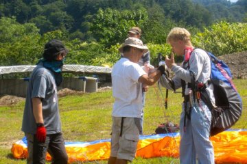 Head Instructor Kibushi shows me the controls and how to hold them properly