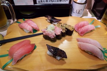 Piring tuna mekar