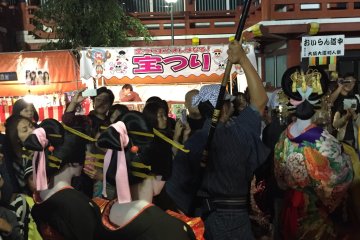 Parade des courtisanes de la période Edo (Oiran Dōchū)