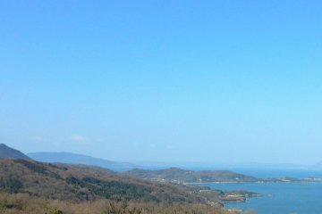 Wherever you are, you can view the mountains meeting the sea