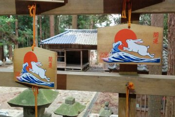 Motif papan dengan desain kelinci