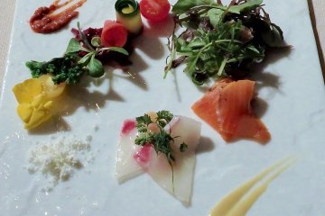 The courses specialize in a fusion of Italian and Japanese dishes.