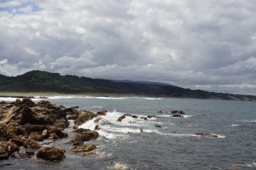 Rough sea at the Nafune Coast, near Wajima Onsen