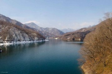 Lake en route to the Onsen