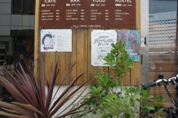 Daftar 'menu' Nui Hostel & Bar.