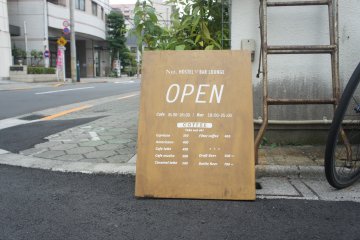 Jam buka dan 'daftar menu' Nui Hostel & Bar