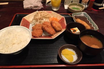 Chicken cutlet set (le bâton de poulet frit n'est pas inclus dans le set)