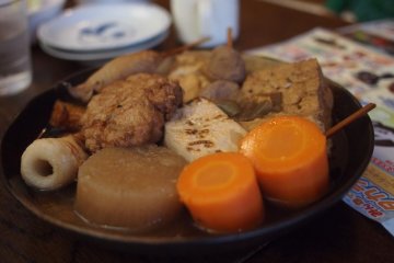아자부쥬반도리에 있는 가족 운영 식당의 오덴 요리