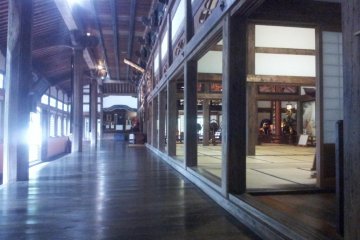 Inside the temple is a feast for the eyes too.