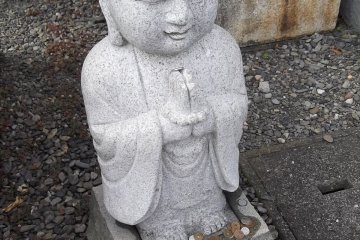 A little Buddhist statue at Myosen-ji