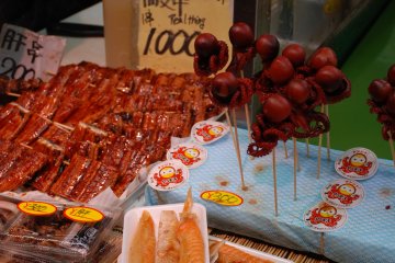 Brochette d'anguille (unagi) et de pieuvre (tako)