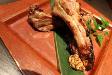 Tender ribs with mustard sauce