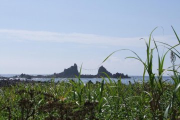The Three Rocks (Mitsu-ishi)