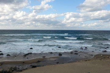 Pantai Hakuto