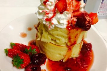 Drinks and desserts rival any other cafe