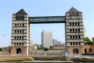 Framing the Port of Yokohama