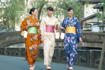 Strolling in Color Yukata - Kinosaki Onsen