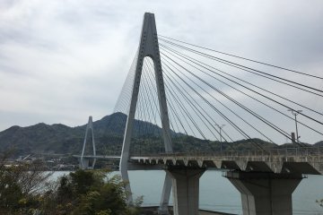 Le suivant est le pont Ikuchi, long de 790m, qui connecte Innoshima et Ikuchijima