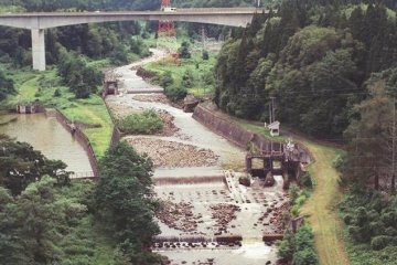 Sebelum terlambat, kami memutuskan untuk berjalan terus dan menelusuri area dekat Myoko Kogen