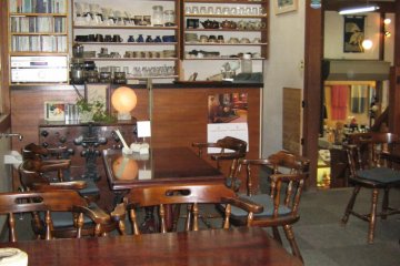 We visited the gift shop at the public quarry and relaxed for a while with some refreshments in this attached coffee shop