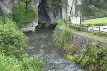 Ohya holds a festival by this river each year at the end of September. You will pass this spot just before you arrive at Ohyaji Temple