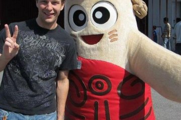 Sannai-Maruyama mascot and yours truly
