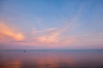 Lentement, le bleu remplace le rose